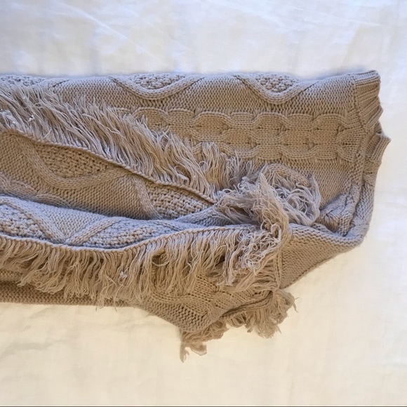 Fringe oversized sweater size large - Picture 3 of 5